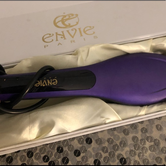 Other - Envie Ionic Heat brush NEW purple